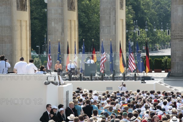President Barack Obama delivering his speech at Pariser Platz square in front of the Brandenburg