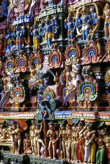Stucco work figures in Sarangapani temple Rajagopuram the main gateway has eleven tiers and has a