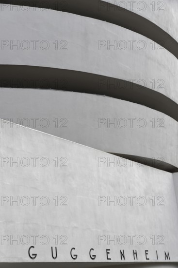 Solomon R. Guggenheim Museum, Upper East Side, close-up of the spiral structure of the Guggenheim