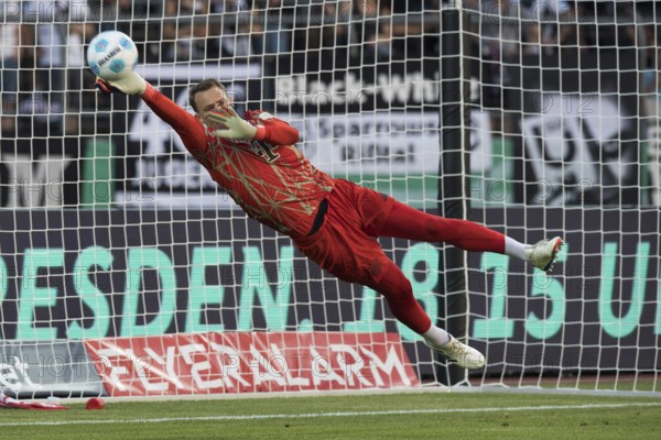 Football match, captain and goalkeeper Manuel NEUER FC Bayern Munich warming up in front of the