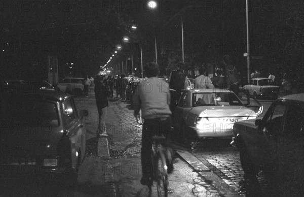 GDR, Berlin, 09. 11. 1989, opening of the Berlin Wall, traffic jam, motorcade to the Bornholmer