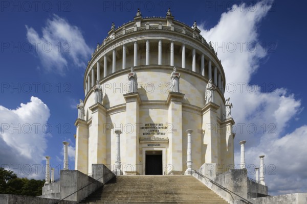 Portal, entrance, monument Befreiungshalle Kehlheim, round hall with dome, 45 m high, 29 m