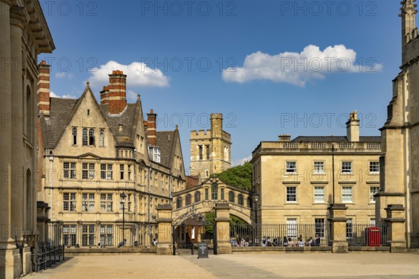 The centre with Hertford College and Hertford Bridge or Bridge of Sighs and New College in Oxford,