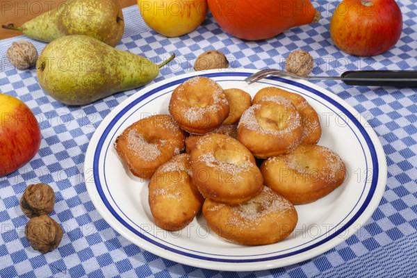 Swabian cuisine, harvest cakes, dessert, dessert, fat baked goods, doughnuts, fried food, lard