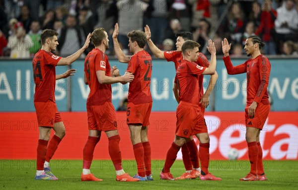 Goal celebration Thomas Mueller FC Bayern Munich FCB (25) Min-jae Kim FC Bayern Munich FCB (03)