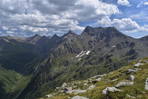 View from the Langschneid to the Weiße Spitze, Rote Spitze and Degenhorn, the highest peaks of the
