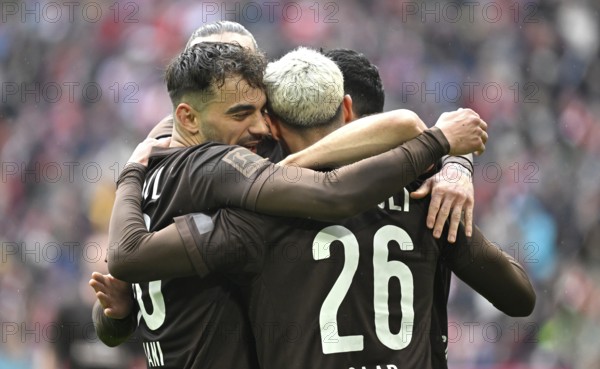 Goal celebration Elias Saad FC St. Pauli (26) Danel Sinani FC St. Pauli (10) Maniolis Saliakas FC