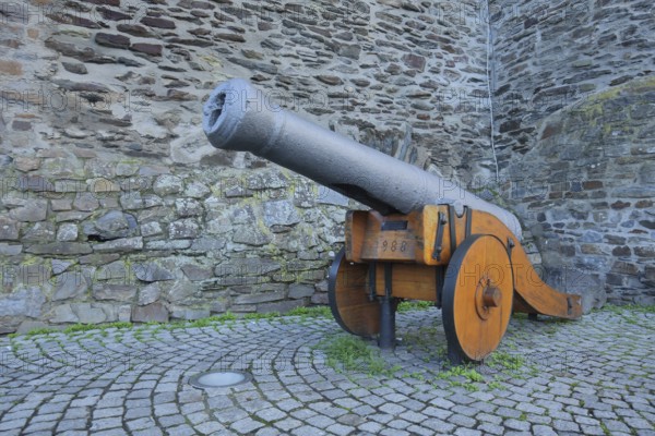 Reconstruction of a historical canon at the Helmswart Tower, Andernach, Rhineland-Palatinate, Upper
