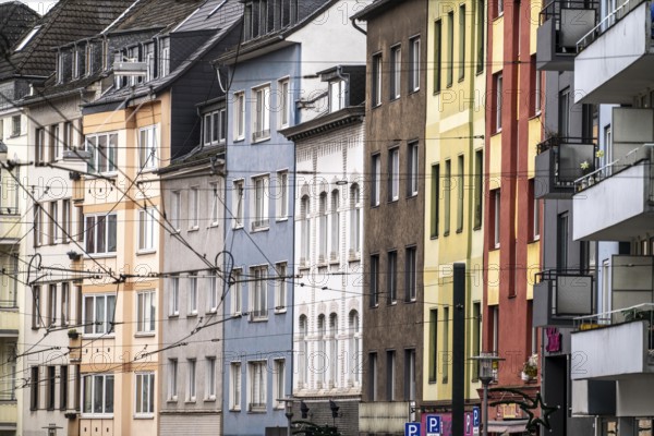 Older residential buildings, rental flat, in the city centre, Düsseldorf Flingern-Nord,
