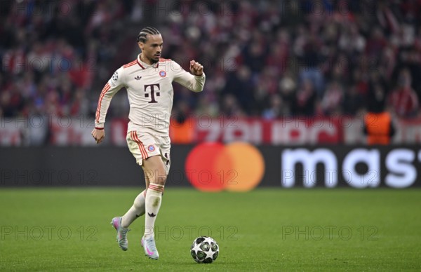 Leroy Sané FC Bayern Munich FCB (10) Action on the ball Champions League, Allianz Arena, Munich,
