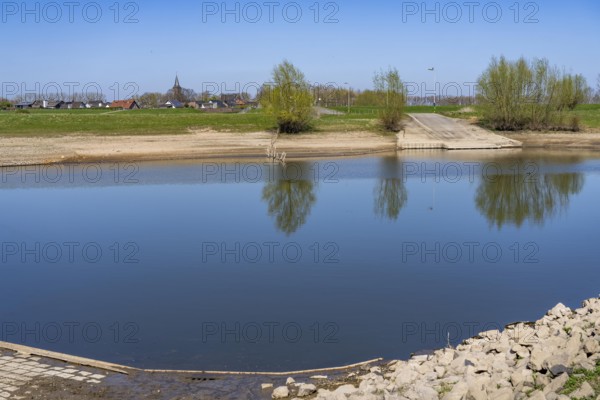 The village of Schenkenschanz, belongs to Kleve on the Lower Rhine, 9 tenths of the district are in