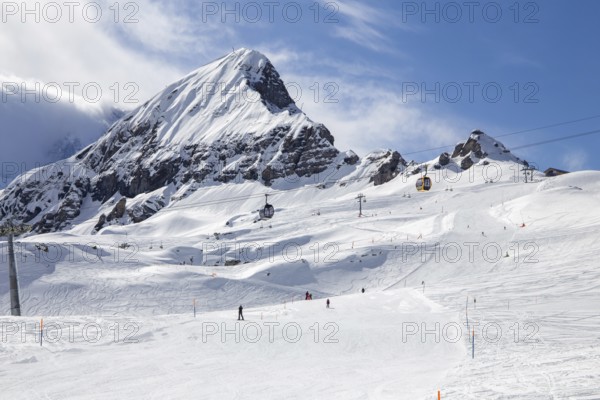 26 March 2024: Skiing against the backdrop of the Bernese Alps in Grindelwald, Switzerland. The