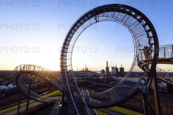 Tiger and Turtle, Magic Mountain is a landmark modelled on a roller coaster, the large sculpture is