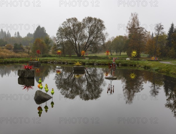 Glass art objects in the glass show garden of the Andreas Apfelthaler glassworks, Alt Nagelberg,