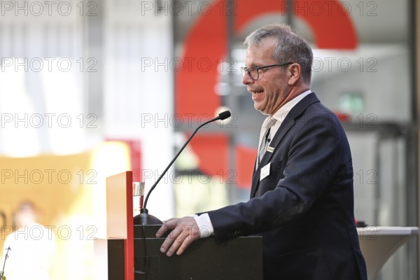 President Andreas Felchle WLSB, Württembergischer Landessportbund e.V. at the lectern, SpOrt, Haus