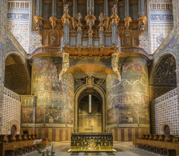 Painting of the Last Judgement and organ in St Cecilia's Cathedral, Albi, Département Tarn, France,