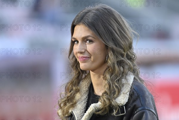SKY presenter Mara Mones Portrait smiles Voith-Arena, Heidenheim, Baden-Württemberg, Germany,
