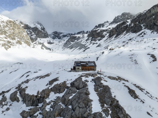 Winter in the mountains, Chamanna Jenatsch CAS, Swiss Alpine Club hut, Val Beve, Graubünden,