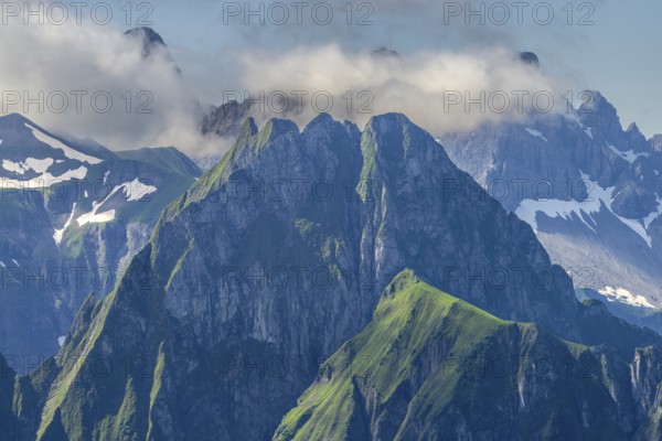 Mountain panorama from the Nebelhorn, 2224m, to the Höfats 2259m, behind it the Großer Krottenkopf,