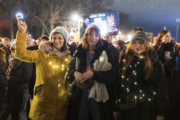 Participants with fairy lights at the demonstration under the motto Sea of Lights against the shift