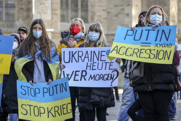 Wesel, North Rhine-Westphalia, Germany, Demonstration against Putin's war in Ukraine. Peace