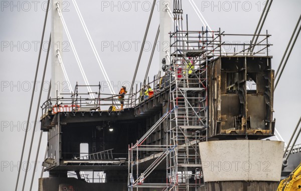 Demolition of the old Rhine bridge Neuenkamp, the A40, behind the first of 2 new bridges, which is