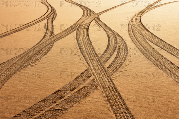Tyre tracks in the sand in the Rub al Khali desert, Dhofar province, Arabian Peninsula, Sultanate