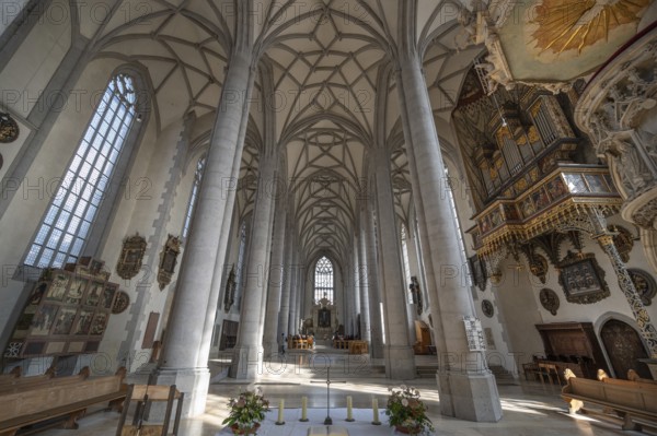 Interior with vault and side organ in a Renaissance prospectus in the late Gothic church of St