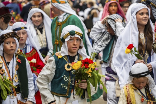 Parade of historically costumed guildsmen, Sechseläuten or Sächsilüüte, Zurich Spring Festival,