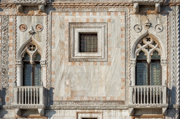 Historical house facade on a building in the old town, city trip, holiday, travel, tourism, lagoon