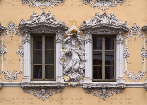 Stucco façade, window, Haus zum Falken, Falkenhaus, historic old town, Würzburg, Lower Franconia,