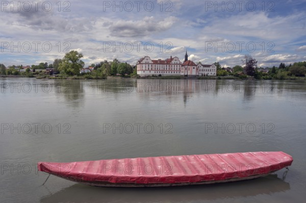 View of Neuhaus Castle seen from Schärding, in front the river Inn, Lower Austria, Austria, Europe