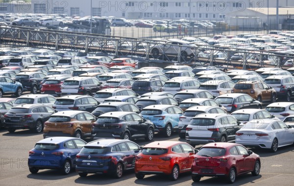Duisburg, North Rhine-Westphalia, Germany, new cars, transhipment centre, car terminal in Duisburg