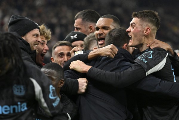 Unrestrained goal celebration in stoppage time, Coach Xabi Alonso Bayer 04 Leverkusen Patrik Schick