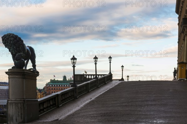 Silhouette of the royal palace in the evening sun, evening mood, guard, royal house, monarchy,