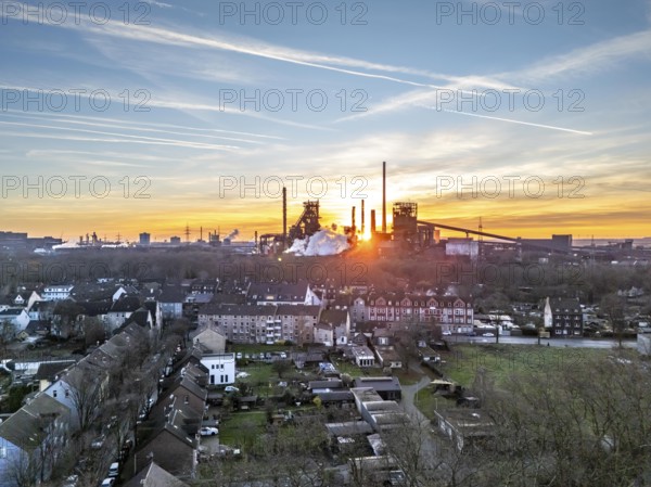 Blast furnaces Schwelgern 1 and 2, residential buildings in Duisburg-Marxloh, ThyssenKrupp Steel,