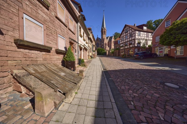 Untere Walldürner Straße with St John's Church, half-timbered house and building with cellar