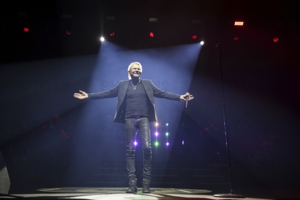 Matthias Reim live on ..und plötzlich bist du Kult! Tour in the Berlin Uber Arena on 29 December