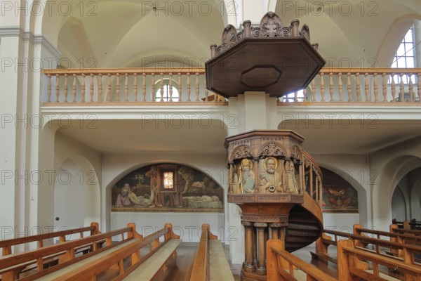 Pulpit and paintings of the Heilig-Geist-Kirche, interior view, wood carving, arts and crafts,