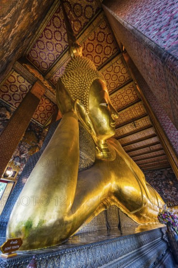 The reclining Buddha in Wat Pho temple, reclining, rest, resting, Buddhism, religion, world