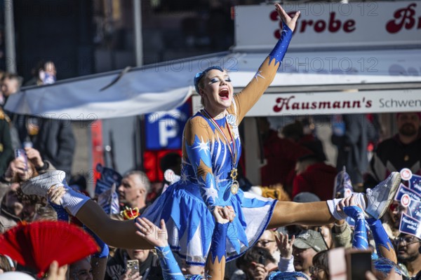 The Frankfurt carnival parade crosses the Römerberg in Frankfurt am Main, Römerberg, Frankfurt am