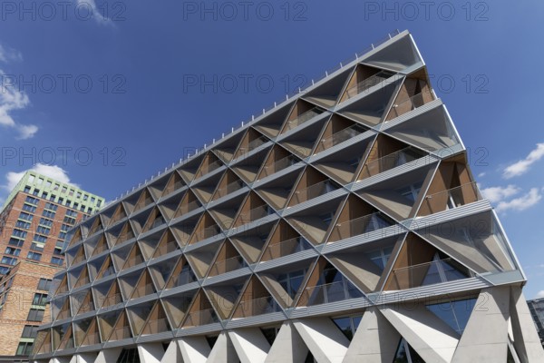 Office building The Cradle by HPP Architekten, innovative timber hybrid construction, sustainable