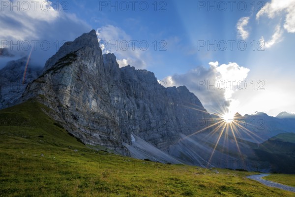 Dreizinkenspitze, Kühkarlspitze, Moserkarspitze and Birkkarspitze, Karwendel Mountains, Tyrol,