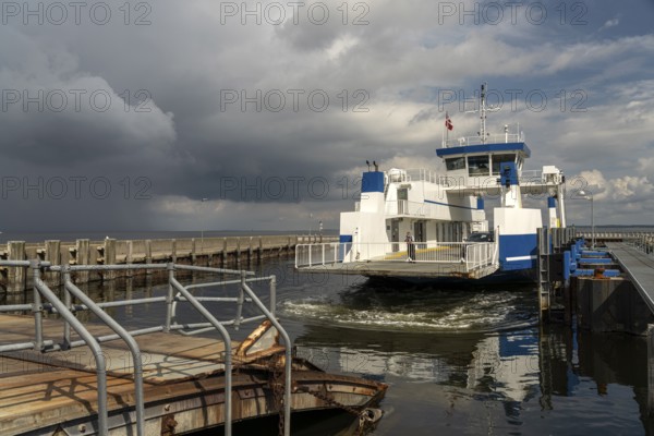 The Hvalpsund-Sundsøre ferry between Vesthimmerland and Salling in the harbour of Hvalpsund,