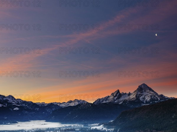 Berchtesgaden basin, behind the Steinernes Meer and Watzmann, dawn, winter landscape,