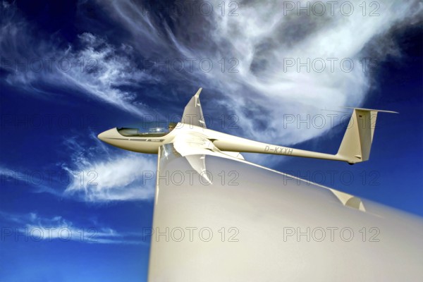 Glider, aircraft, motor glider, plastic, carbon fibre, Kevlar, GRP, CFRP, modern construction, 18
