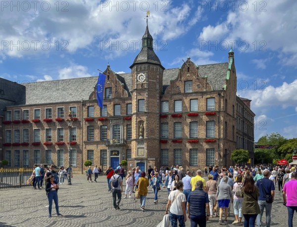 Düsseldorf, North Rhine-Westphalia, Germany, City Hall, Old Town on Sunday, many people visit the