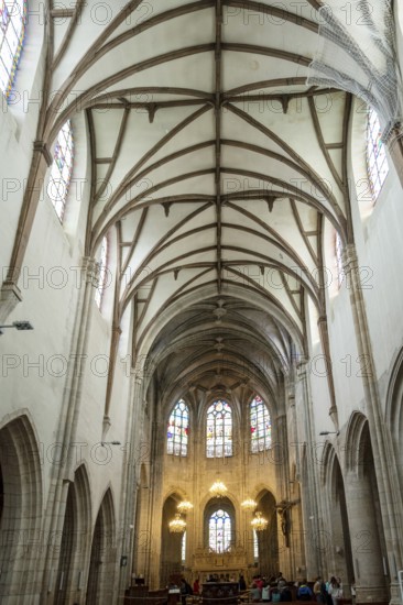 Nemours. Interior of Saint-Jean-Baptiste church. Seine-et Marne department. Ile-de-France. France.