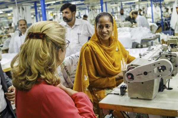 Svenja Schulze (SPD), Federal Minister for Economic Cooperation and Development, visits the textile
