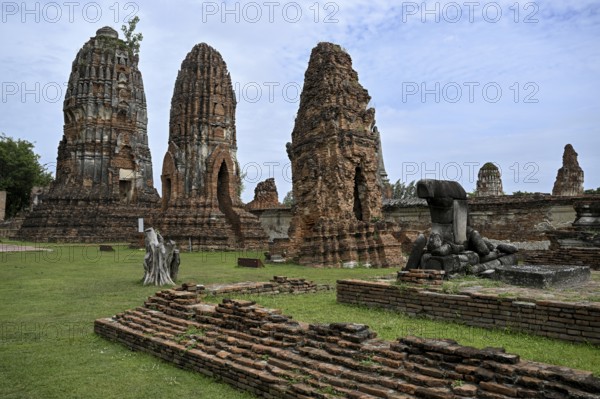 Temple ruins at Wat Mahathat, Temple of the Great and Holy Relic, Ayutthaya, Ayutthaya Province,
